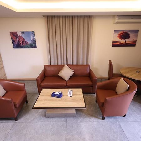 Ibiza Hotel Jounieh Esterno foto