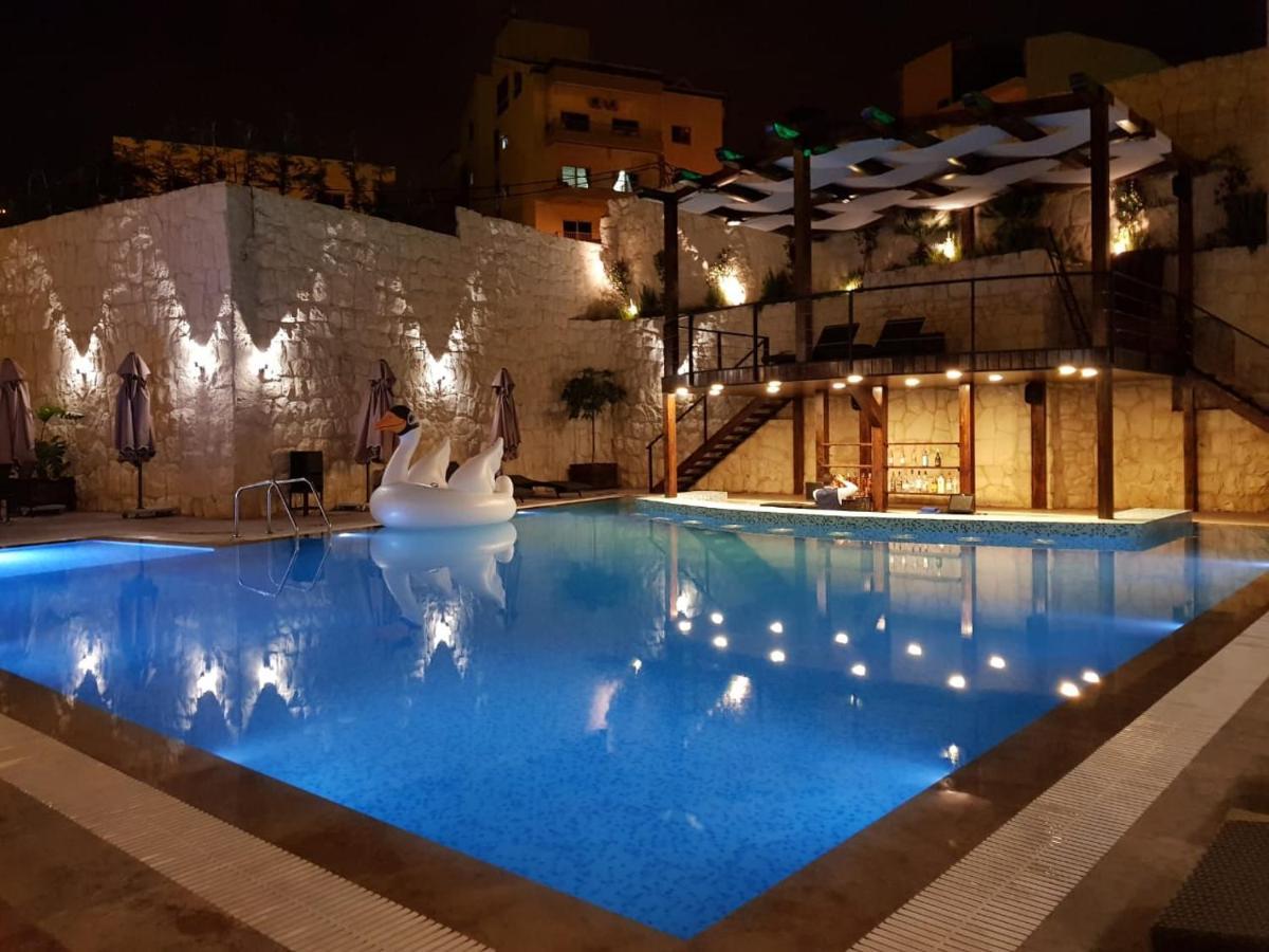 Ibiza Hotel Jounieh Esterno foto