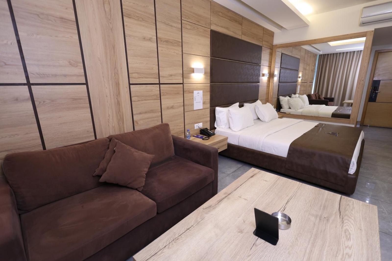 Ibiza Hotel Jounieh Esterno foto