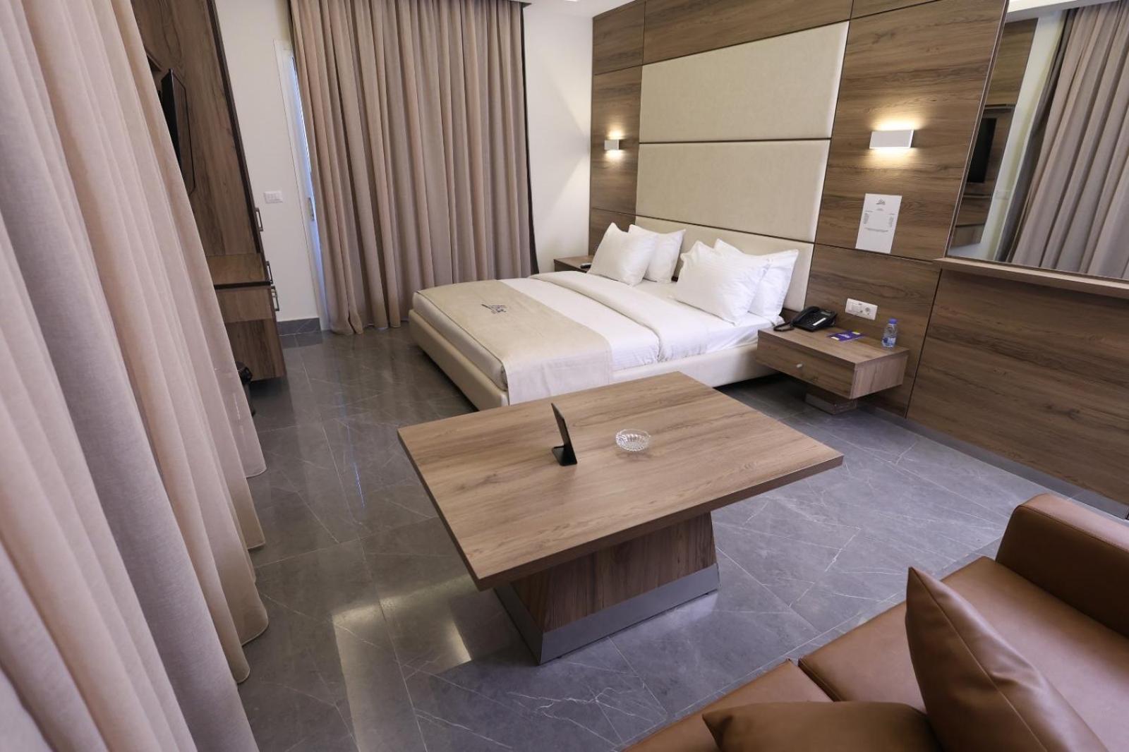 Ibiza Hotel Jounieh Esterno foto