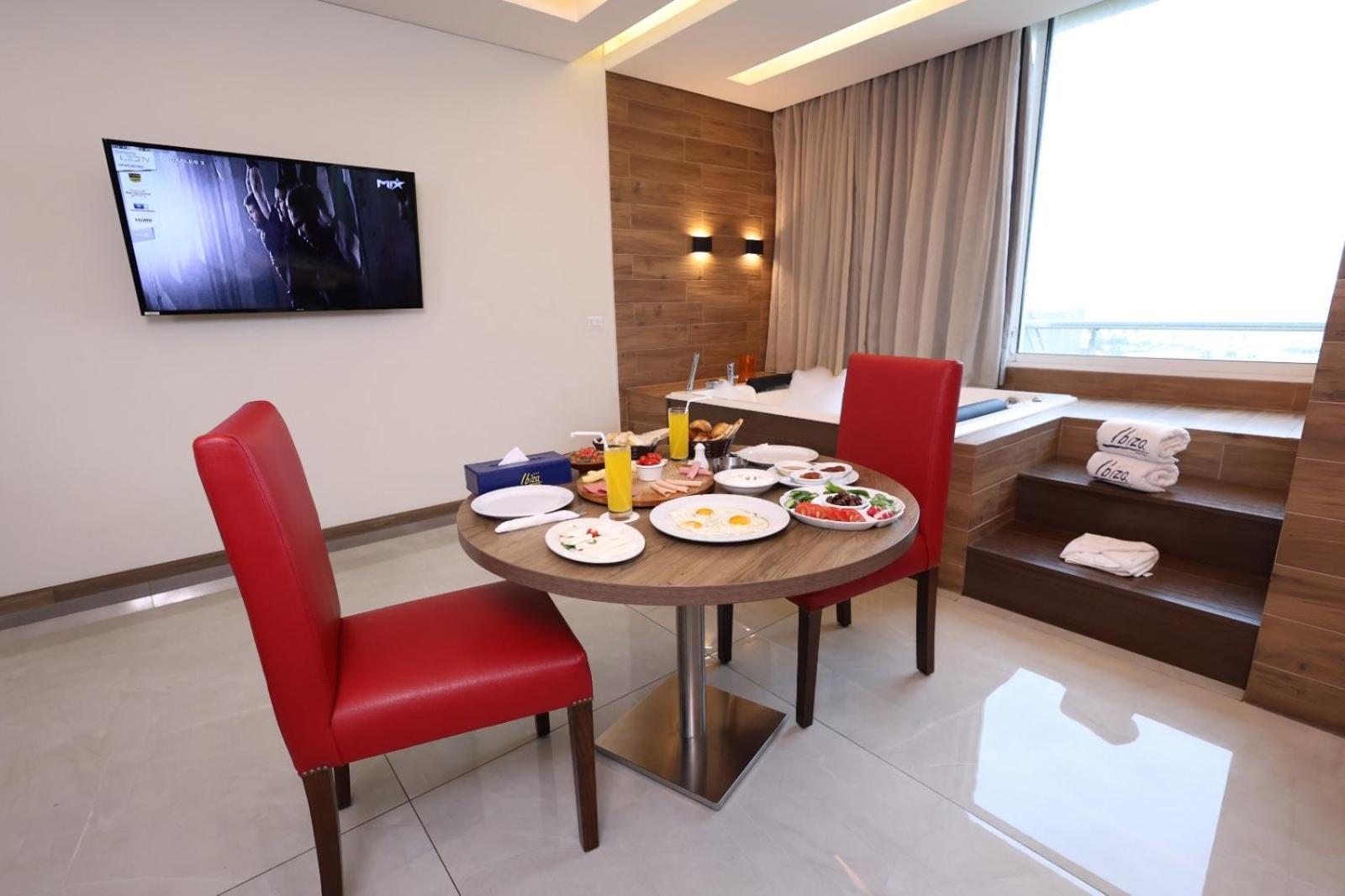 Ibiza Hotel Jounieh Esterno foto