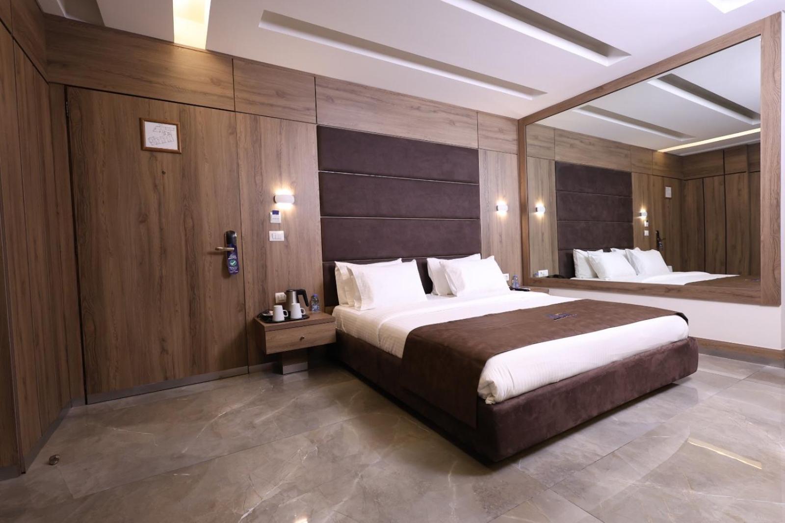 Ibiza Hotel Jounieh Esterno foto