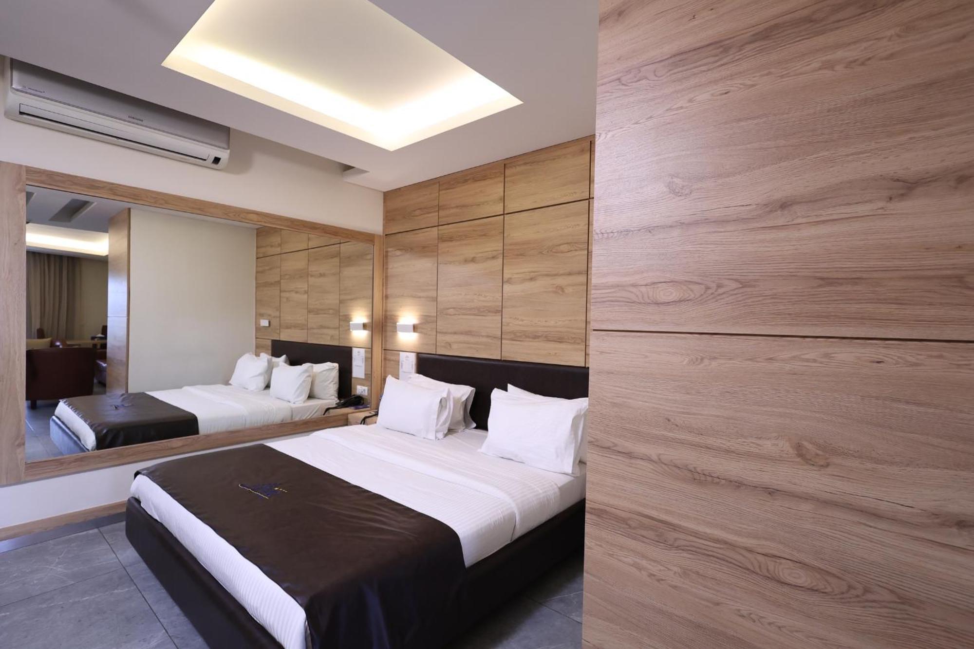 Ibiza Hotel Jounieh Esterno foto